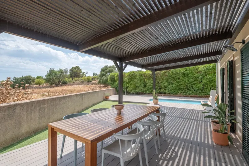 Beautiful family home with pool and panoramic countryside views — photo 5