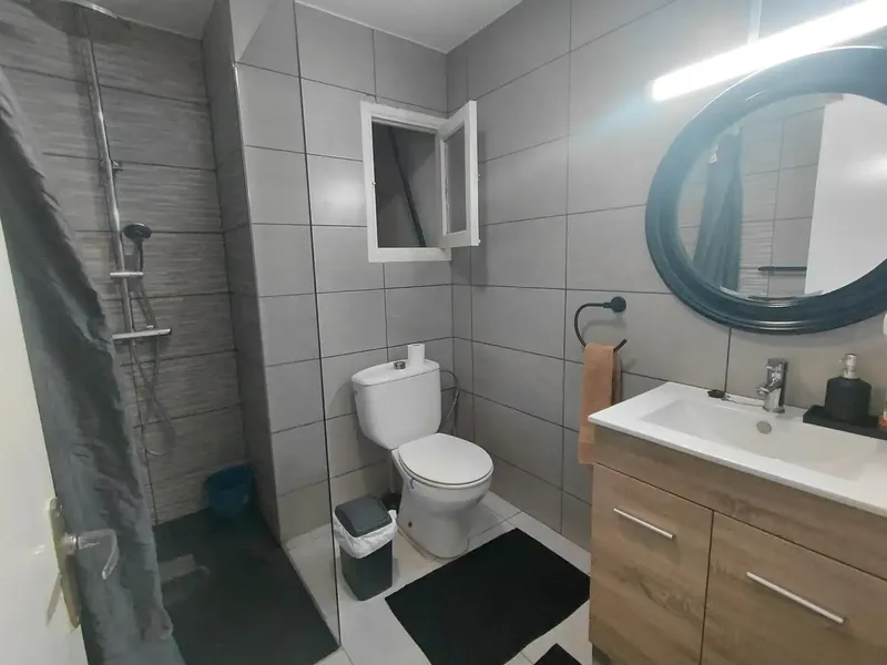 If you are looking for a smart investment or a solution for two families who want to live together but with total independence, this property — photo 10