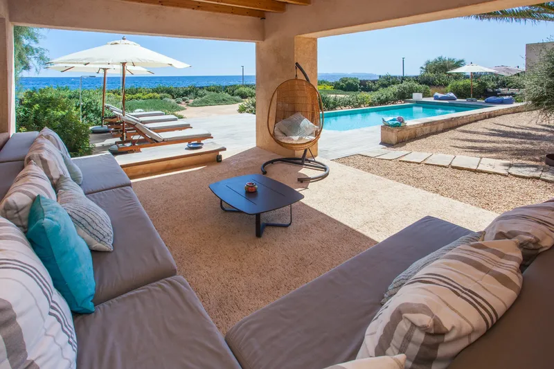 Vacation rental: Villa on the seafront in Colonia de Sant Jordi for rent — photo 4