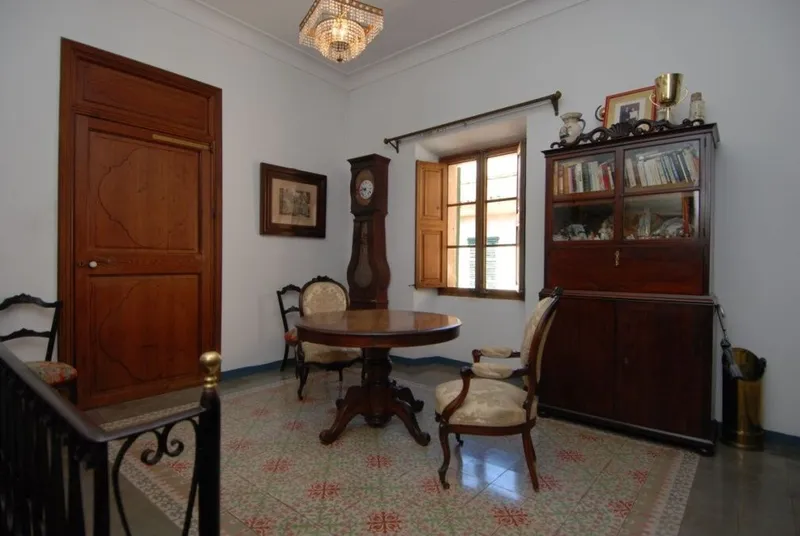 Bright and spacious apartment in the old down town of Manacor — photo 3
