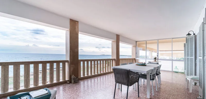 Apartment on the first line of the sea in Sa Rápita with terrace and views — photo 2