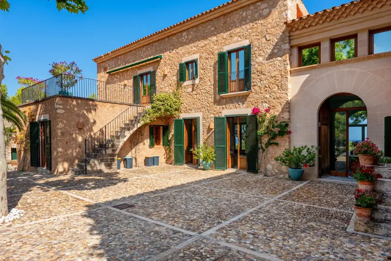 Impressive estate in Colònia de Sant Pere offering total privacy with magnificent sea and mountain views — photo 4