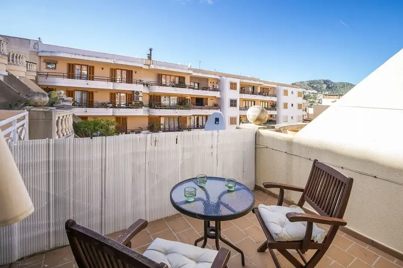 Located in the center of one of the most luxurious ports in Mallorca, we present this fabulous penthouse in Puerto Andratx. The spacious property — photo 7