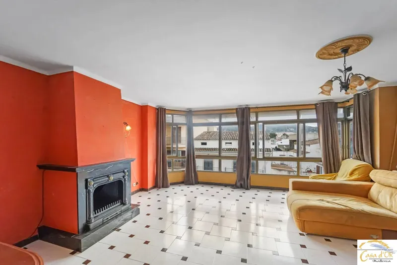 Spacious Apartment with Rooftop Terrace, Fireplace and Private Garage in the Heart of Felanitx — photo 2