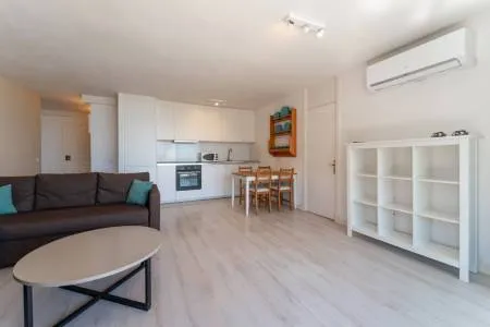 Apartment - Calvià (Magaluf), Built Surface 80m2, 2 Bedrooms, 1 Bathroom, 20 Distance to the Sea, Lift — photo 9