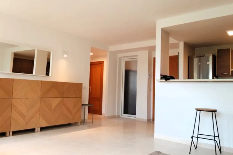 Apartment for rent with parking and clear views in Cala Llombards — photo 1