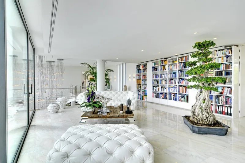 Spectacular luxury villa with lots of privacy and partial sea views — photo 12