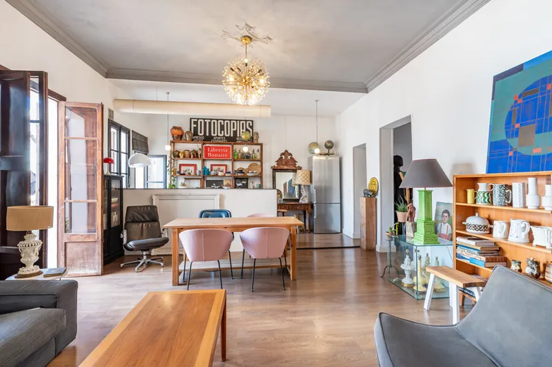 Historic Two-bedroom Apartment with Big Balcony in Lively Arxiduc Neighbourhood — photo 7