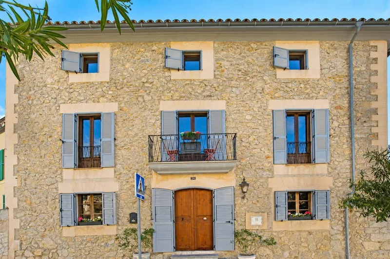 Beautiful fully renovated Mallorcan mansion in Calvia village — photo 3