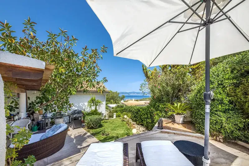 This detached villa, located in the prestigious, pleasant and quiet Bellavista urbanization (Cala Blava), combines a living space — photo 10