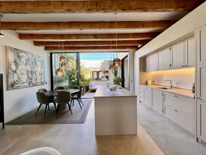 Exclusive house with pool on the front line in El Molinar — photo 2