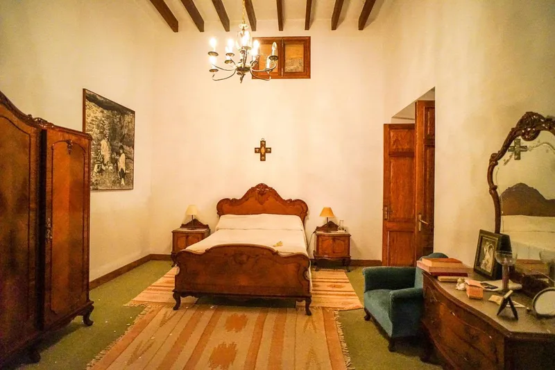 Manor house with attic and courtyard in Felanitx — photo 11