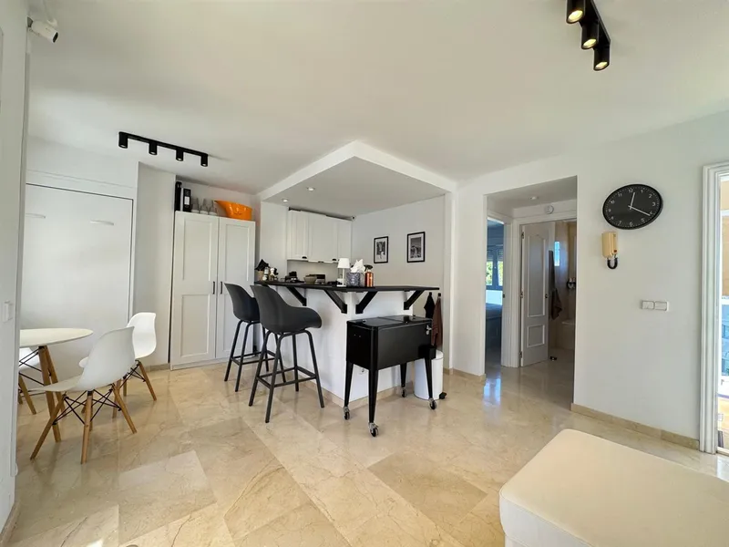 Penthouse apartment with roof terrace and sea view — photo 7