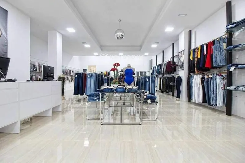 Commercial premises — photo 1