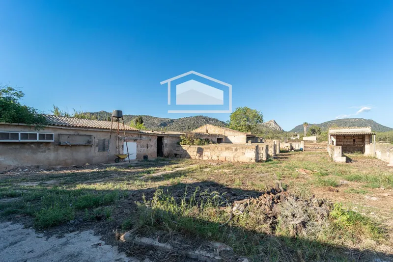 Rustic finca of 21,000 m² with 400 m² built — photo 5