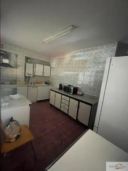 Fincas Molina offers you exclusively this home in the Coll d'en Rabassa area with many renovation possibilities. 2nd floor without elevator — photo 5