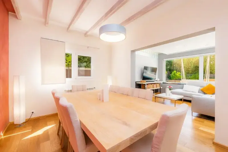 Discover this elegant and modern villa for sale in Crestatx, an exclusive and quiet residential area just minutes from Pollensa, in the north of Mallorca. — photo 8