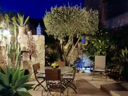Mediterranean village house with marvellous patio — photo 1