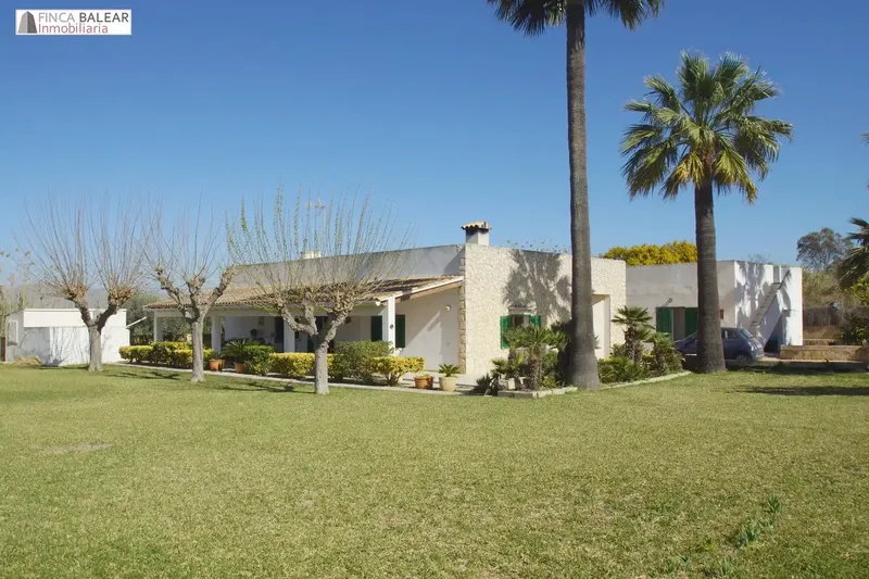 Magnificent rustic estate next to the S'Albufera nature reserve in Puerto de Alcudia, plot of 2,652 m2 fully fenced with access — photo 1