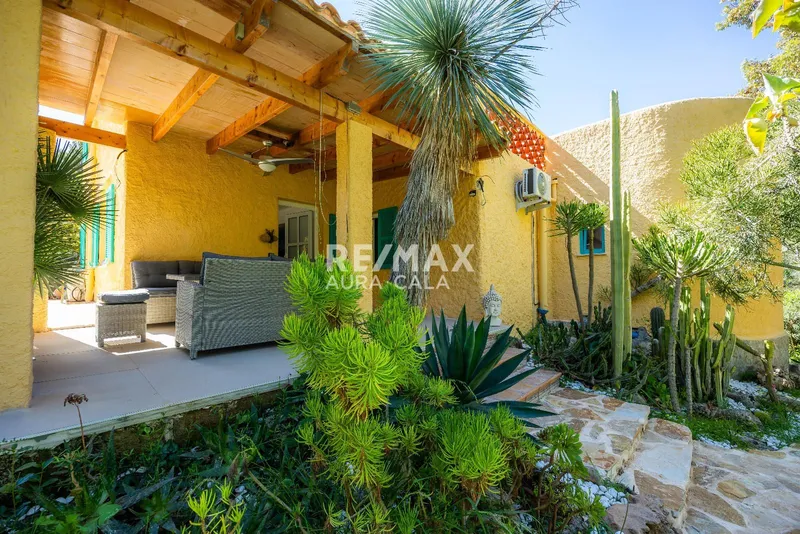 Detached Villa — photo 2