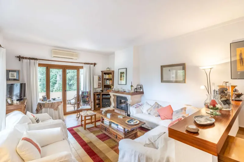 A few hundred meters from the turquoise coves of coveted Cala Sant Vicenç, nestled in a quiet and green environment, e — photo 8