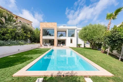 Spacious luxury villa in Nova Santa Ponsa — photo 1