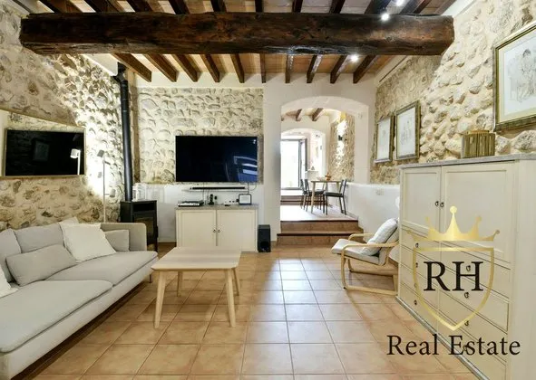 Detached house in Calle de Sant Miquel, Campanet — photo 1