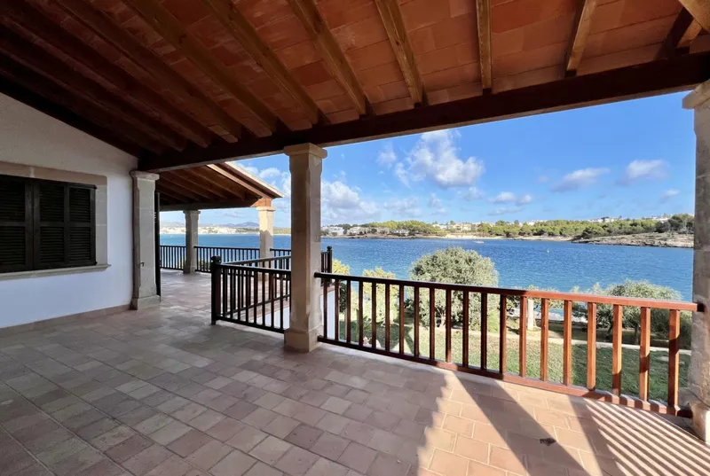 Detached house on the seafront in Portocolom — photo 2