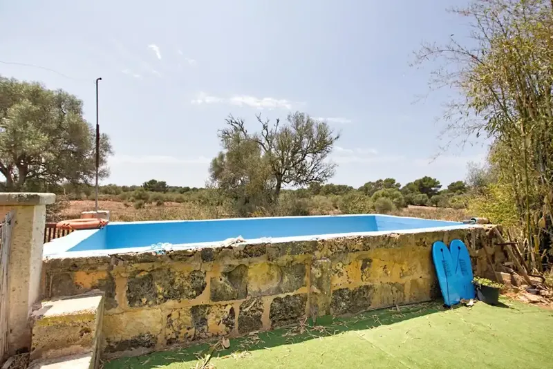 Surrounded by almost 125 hectares of land, this rustic estate is located near Puigderrós in the municipality of Llucmajor. It borders — photo 12