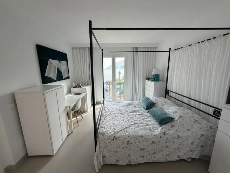 Ático de 105 m² en primera línea de mar con orientación este completamente reformada, plaza de garaje propia y acceso directo a al mar a esc — photo 9