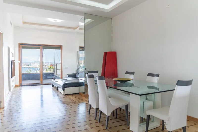 Apartment with panoramic views — photo 8