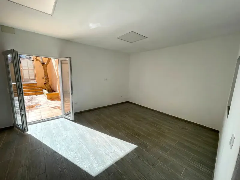Townhouse of 140m2 built on a 210m2 plot, carefully renovated to offer modern comfort without losing its character — photo 4