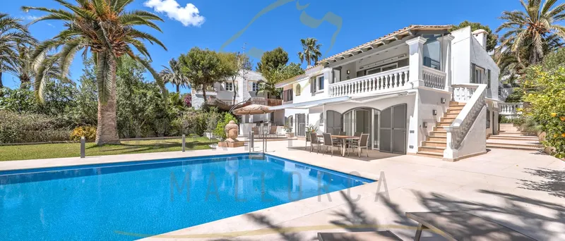 Modern Mediterranean villa in Santa Ponsa with garden and large pool — photo 9