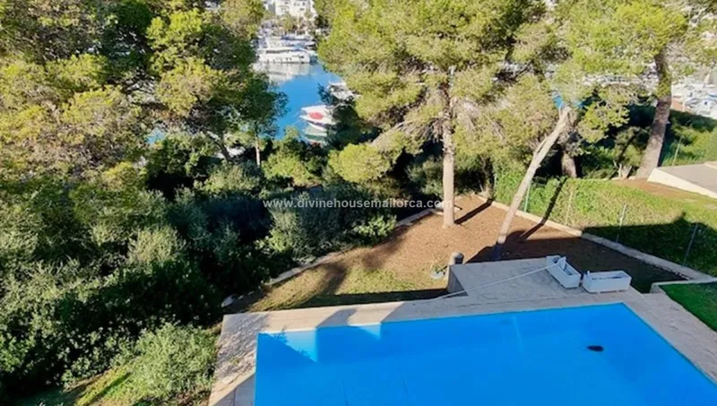 Chalet on the front line of the Marina of Cala D'or with ETV — photo 2