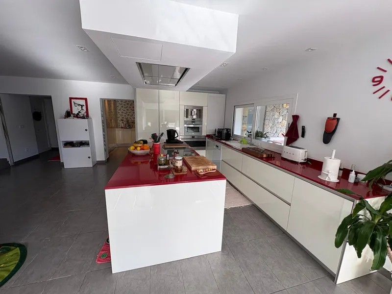 Modern detached family house with private pool — photo 2