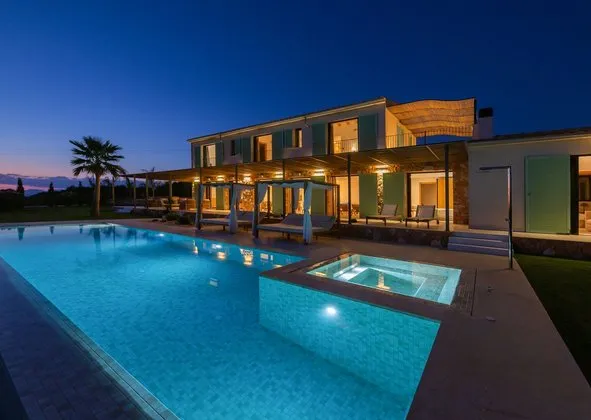 Estate in Campos — photo 1