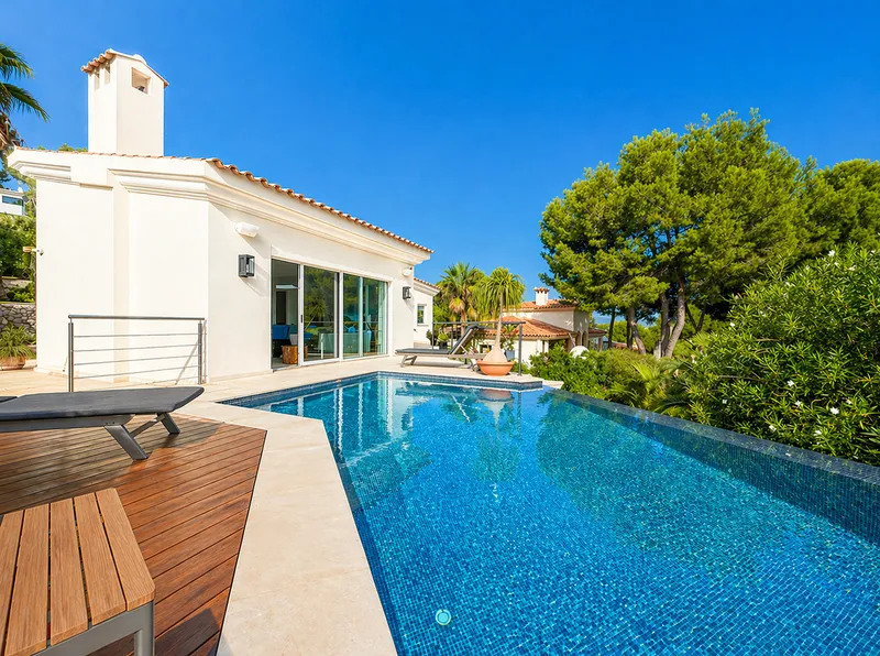 Magnificent and elegant villa with partial sea views in the exclusive area of Nova Santa Ponsa Mas — photo 2