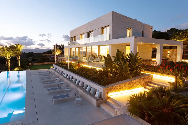 Fantastic property in modern finca style with far-reaching and sea views — photo 1