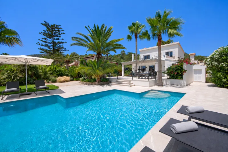 Modern Mediterranean Villa with Privacy & Rental License in Port Andratx — photo 1
