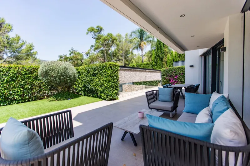 Contemporary designer villa with infinity pool for sale in Son Vida — photo 7