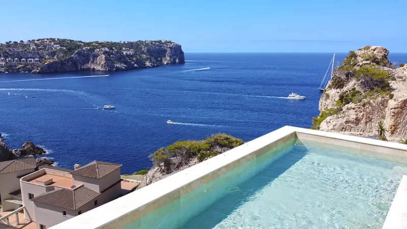 Luxury villa on the first sea line with infinity pool in Port Andratx — photo 6