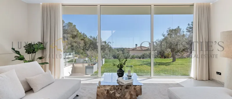 Modern designer villa in Portals with beautiful sea views in the southwest of Mallorca — photo 3