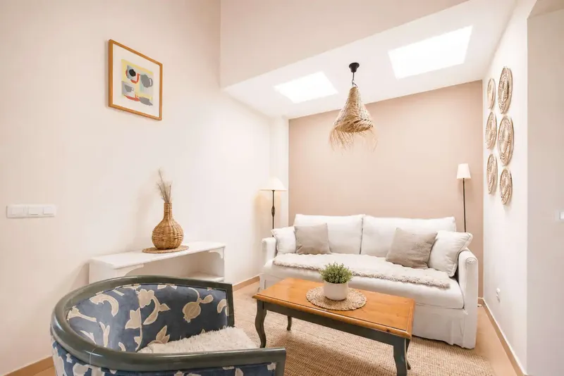 This well-maintained single-family home, located in a quiet area of Cala Ratjada, stands out for its living space of about 226 m² on a — photo 5