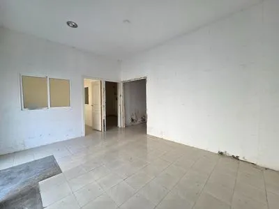 commercial in Inca — photo 1