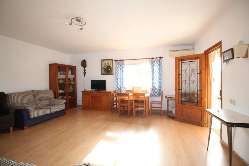 Rustic property in Pla De Na Tesa. Plot of about 2000 m2 with fully legal house in good condition, just minutes from Palma. — photo 9