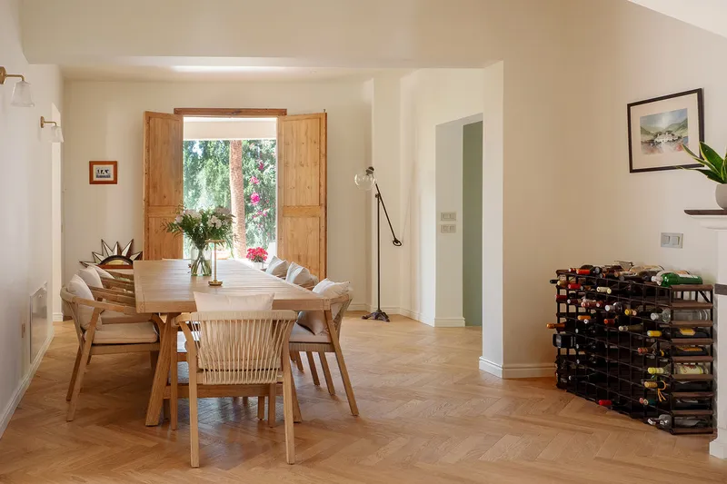Stylishly renovated villa with guest house and large plot — photo 10