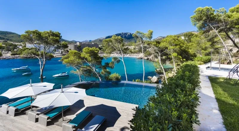 Mallorca Next Properties - Magnificent villa on the seafront — photo 1