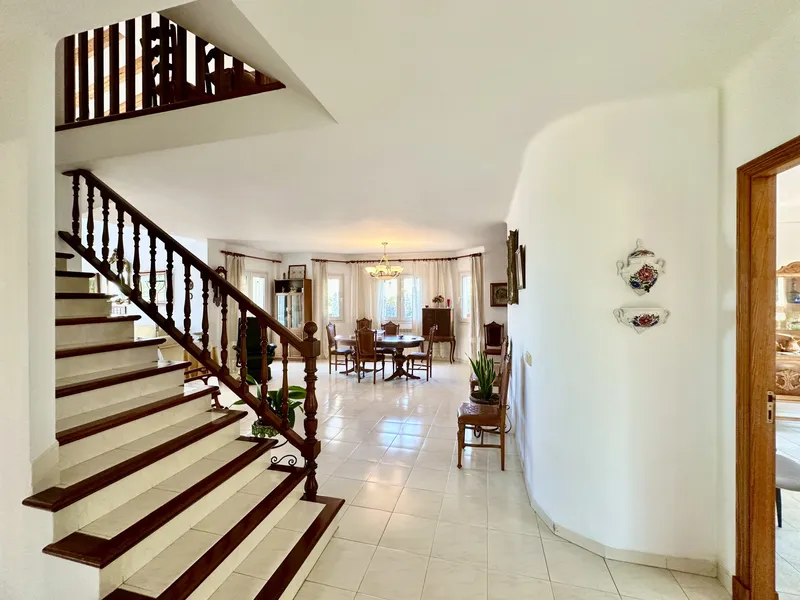 Well-maintained villa in a top location on first line of the beach promenade just at the gates of Palma — photo 5