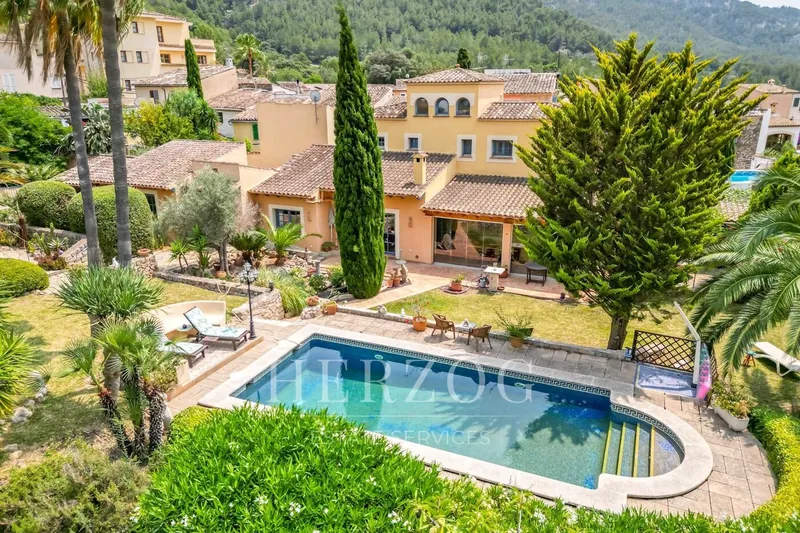 Mediterranean finca with private pool and beautiful plants in a central location in Andratx — photo 3