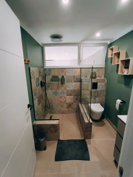 Completely renovated apartment in prime location directly by the sea – Cala Agulla, Cala Ratjada — photo 1
